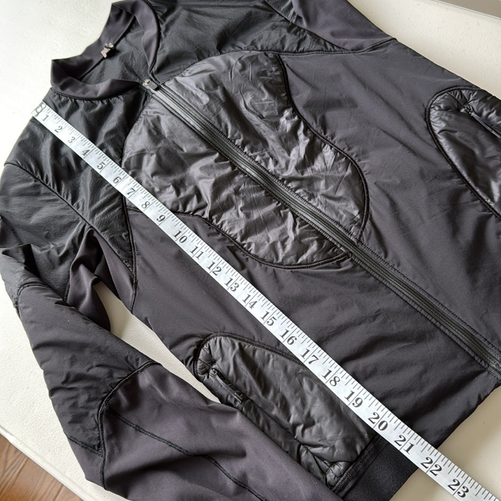 Lululemon Polar Pace Run Jacket - Picture 13 of 15
